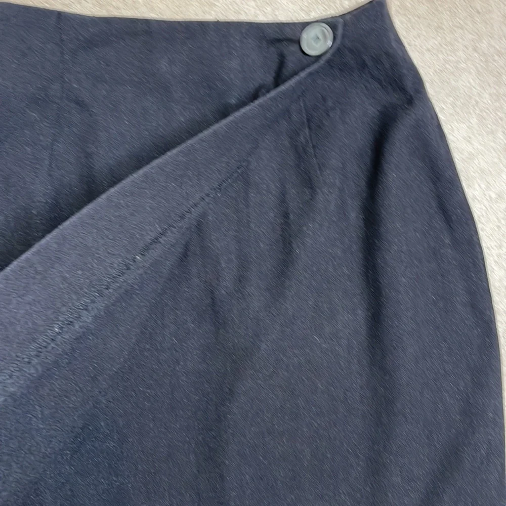 Dark Grey CASUAL CORNER Skirt, size 4